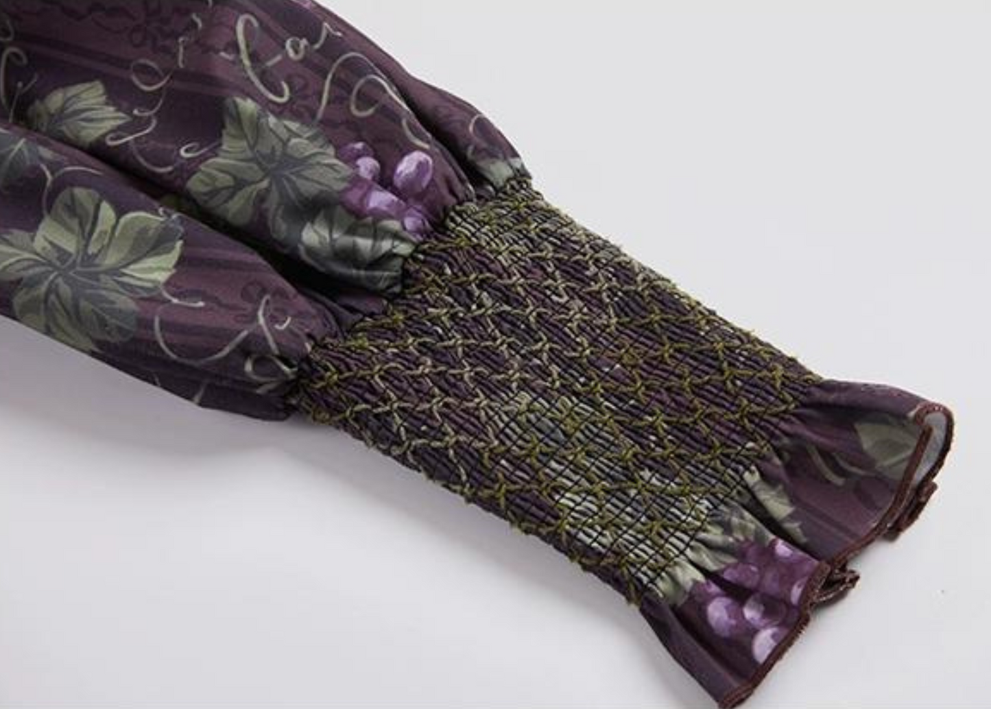 Sunny Rouge 葡萄模様のスタンドカラーワンピース