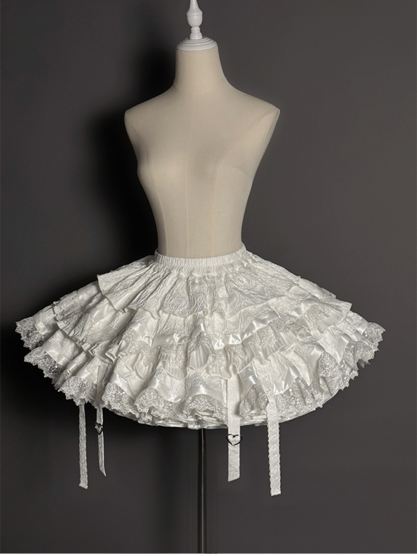 【受注予約4/28まで】Cat Rabbit Agent ホルターネックトップスとスカートのセットアップ・ホワイト