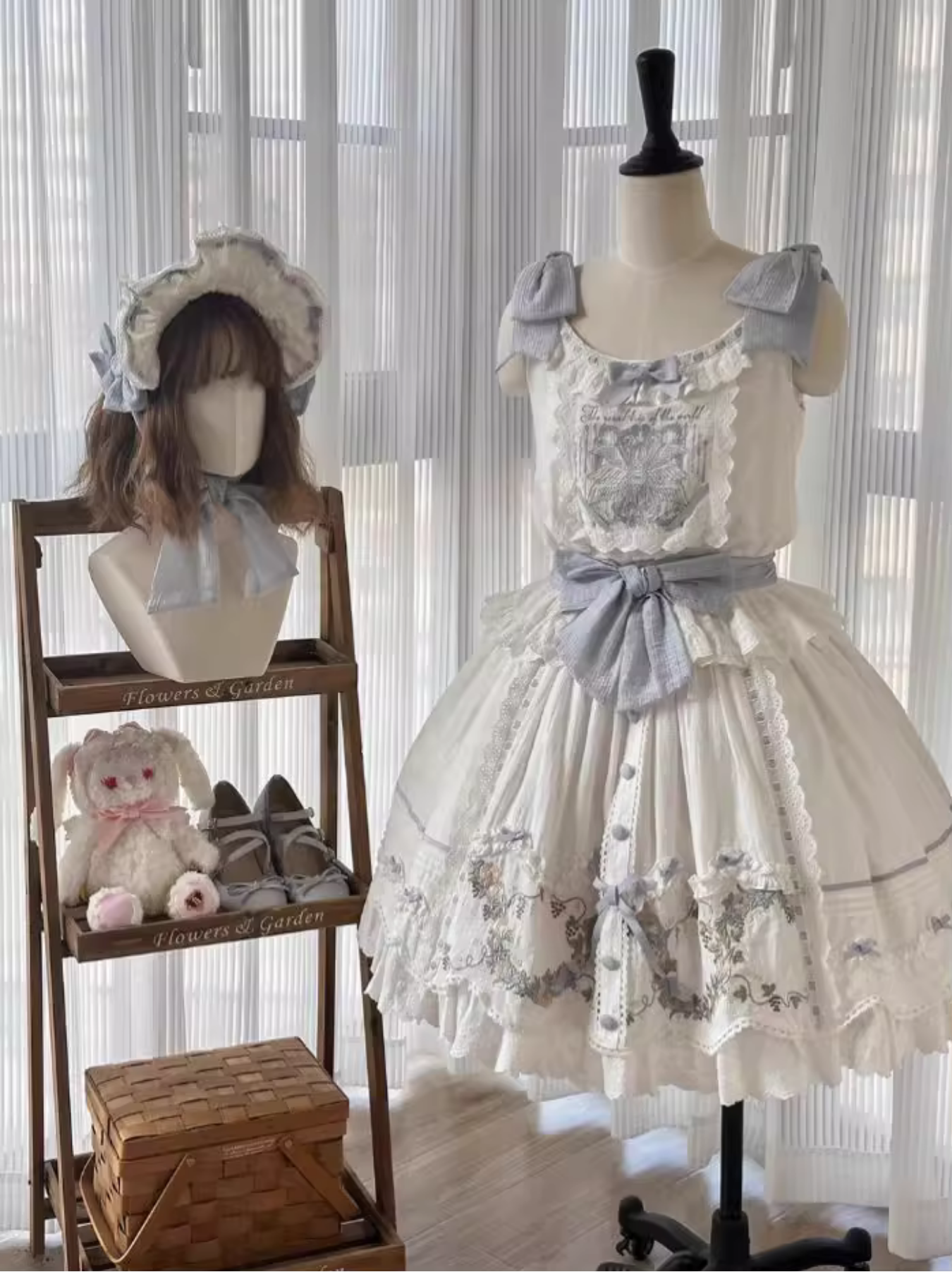 Mysterious Embroidery コットン2wayノースリーブトップス