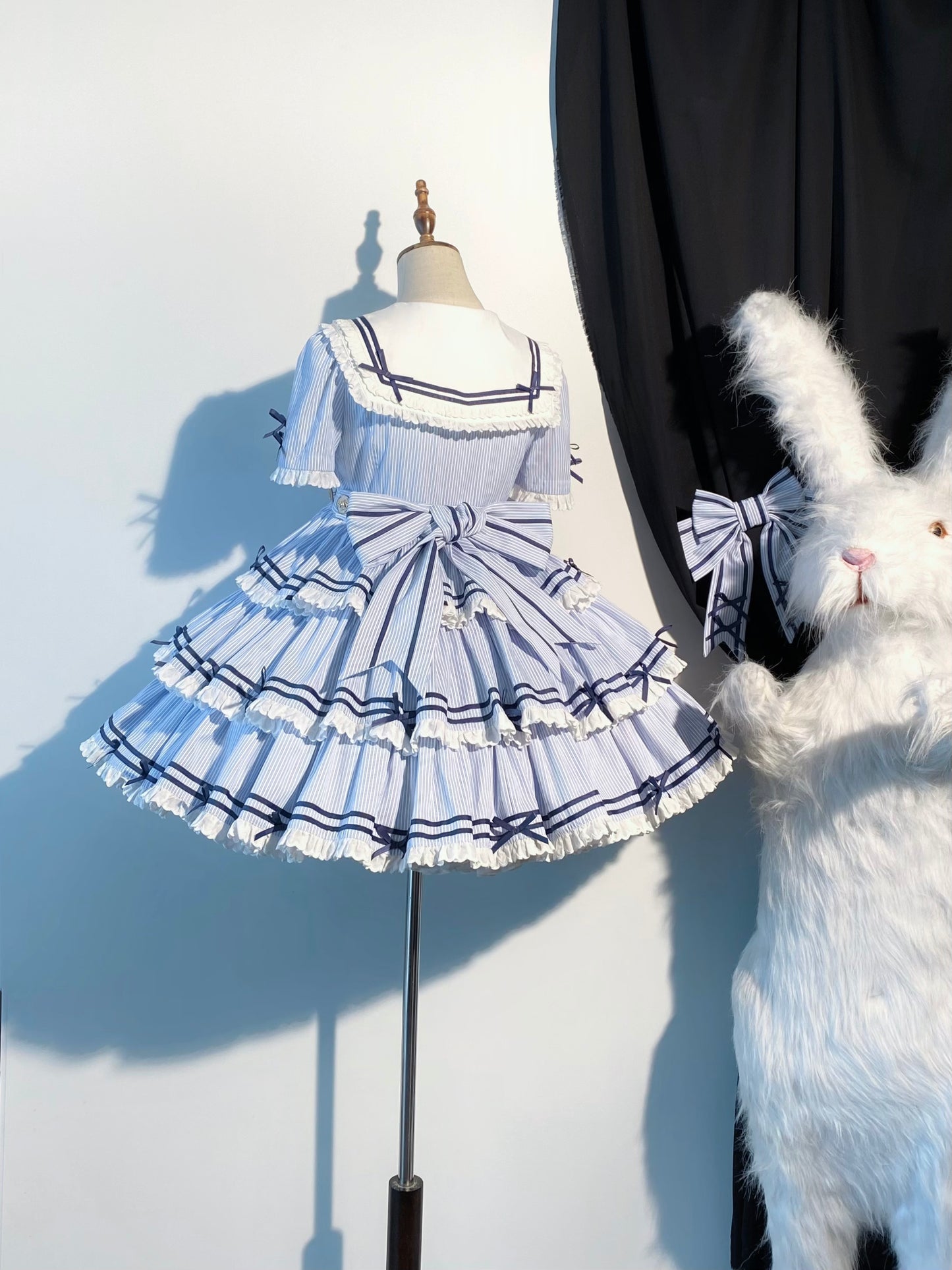 【受注予約4/28まで】セーラー襟と3段フリルの2wayマリンワンピース・ストライプ・ショート丈