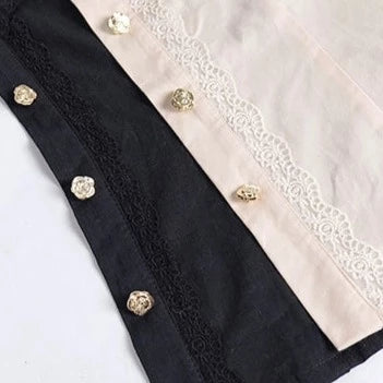 丸襟フリルのコットンブラウス