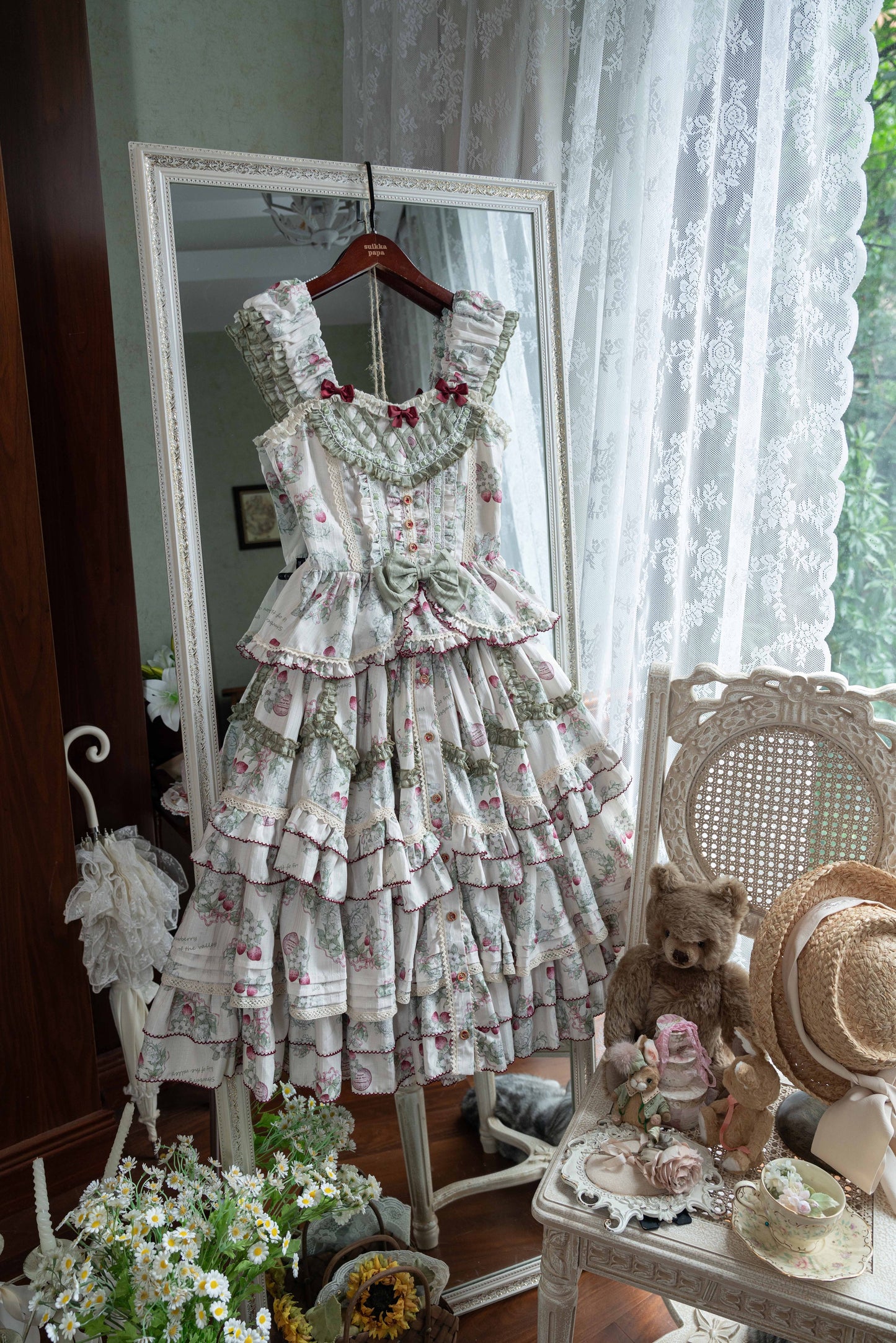 Berry Bells ノースリーブトップスとスカートのセットアップ