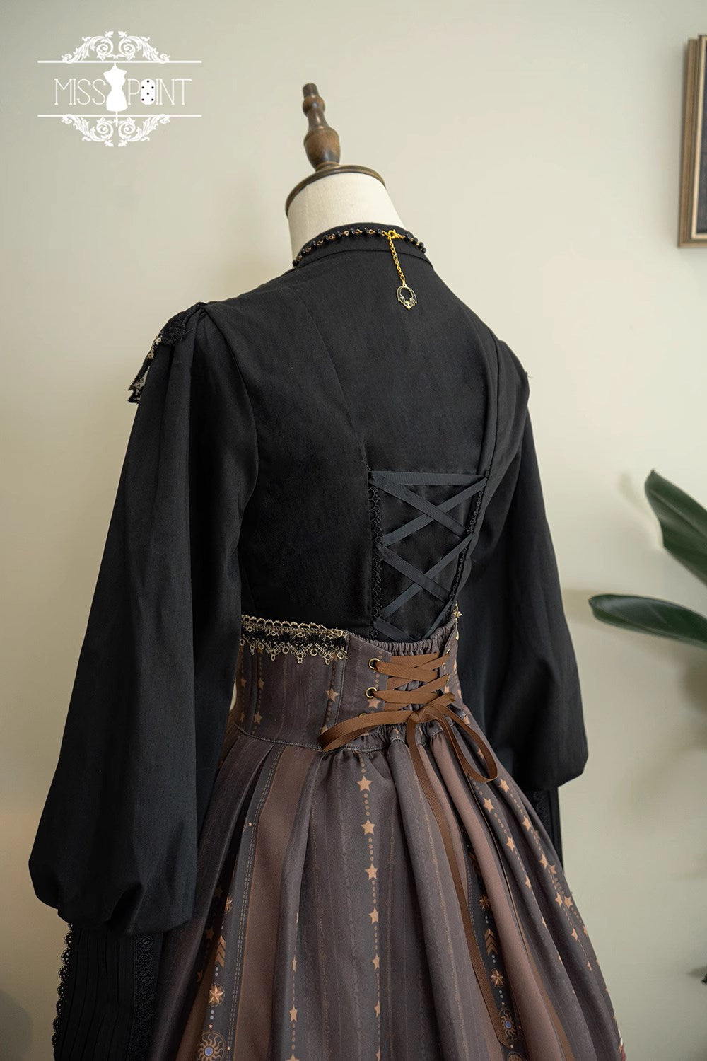 【予約販売】Demon Hunters ロングカフスブラウス【合わせ買いで20%off】