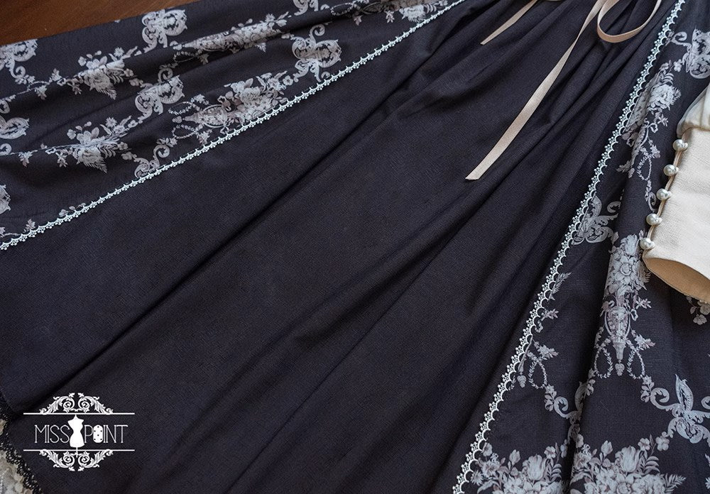 【予約販売】Antique Flower Wall ジャンパースカート