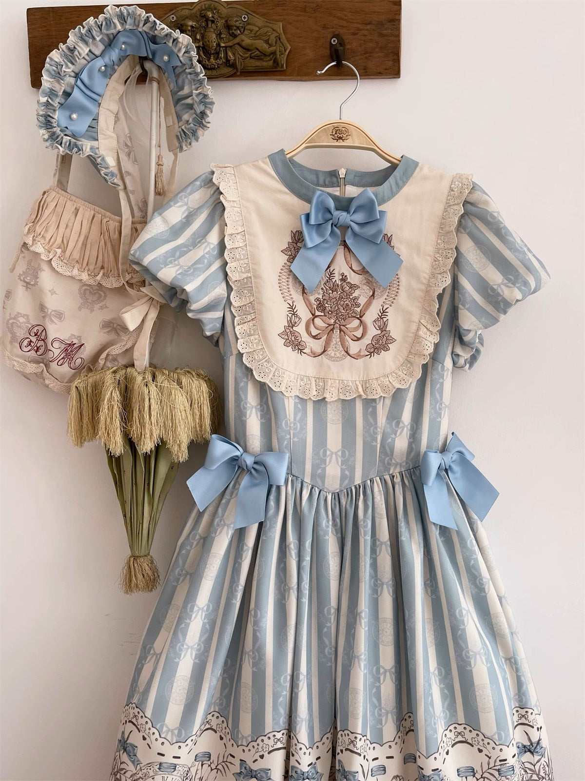 Blooming Flowers and Clocks 半袖ワンピース