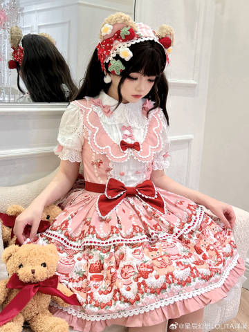 [Pre-orders available until 8/28] Bear Strawberry Garden One-piece Dress