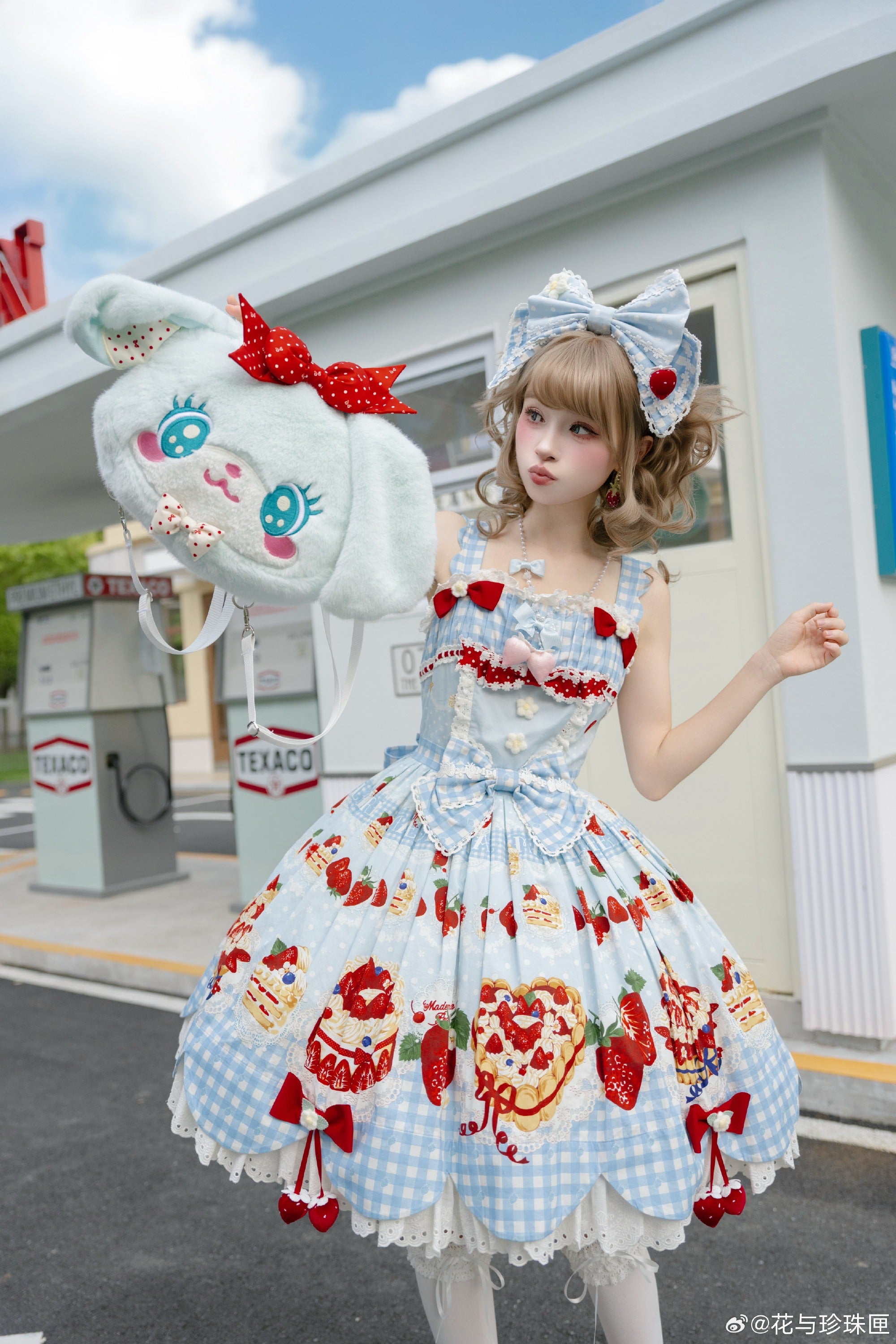 【受注予約8/26まで】Strawberry Cake Guide プリントジャンパースカート ・新色