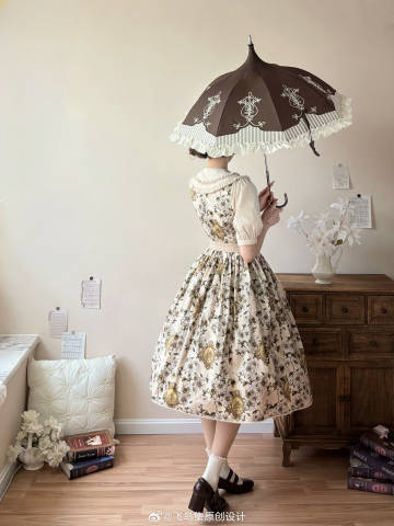 【受注予約10/8まで】Wild Daisies in the Garden 半袖ブラウス