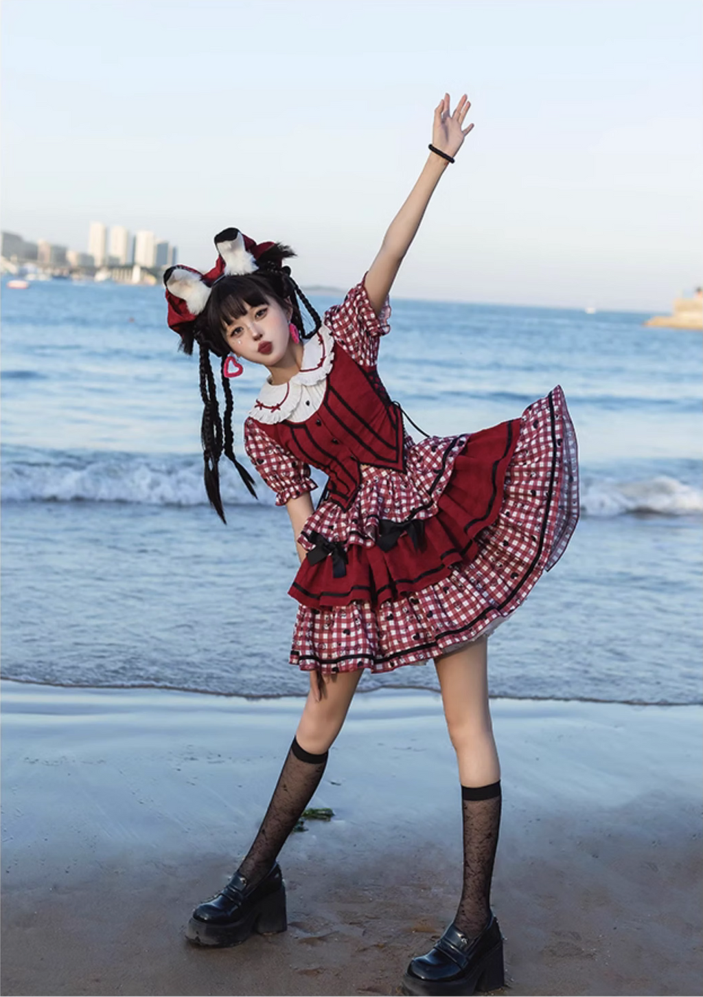 Queen of Hearts ギンガムチェックのブラウスとスカートのセットアップ