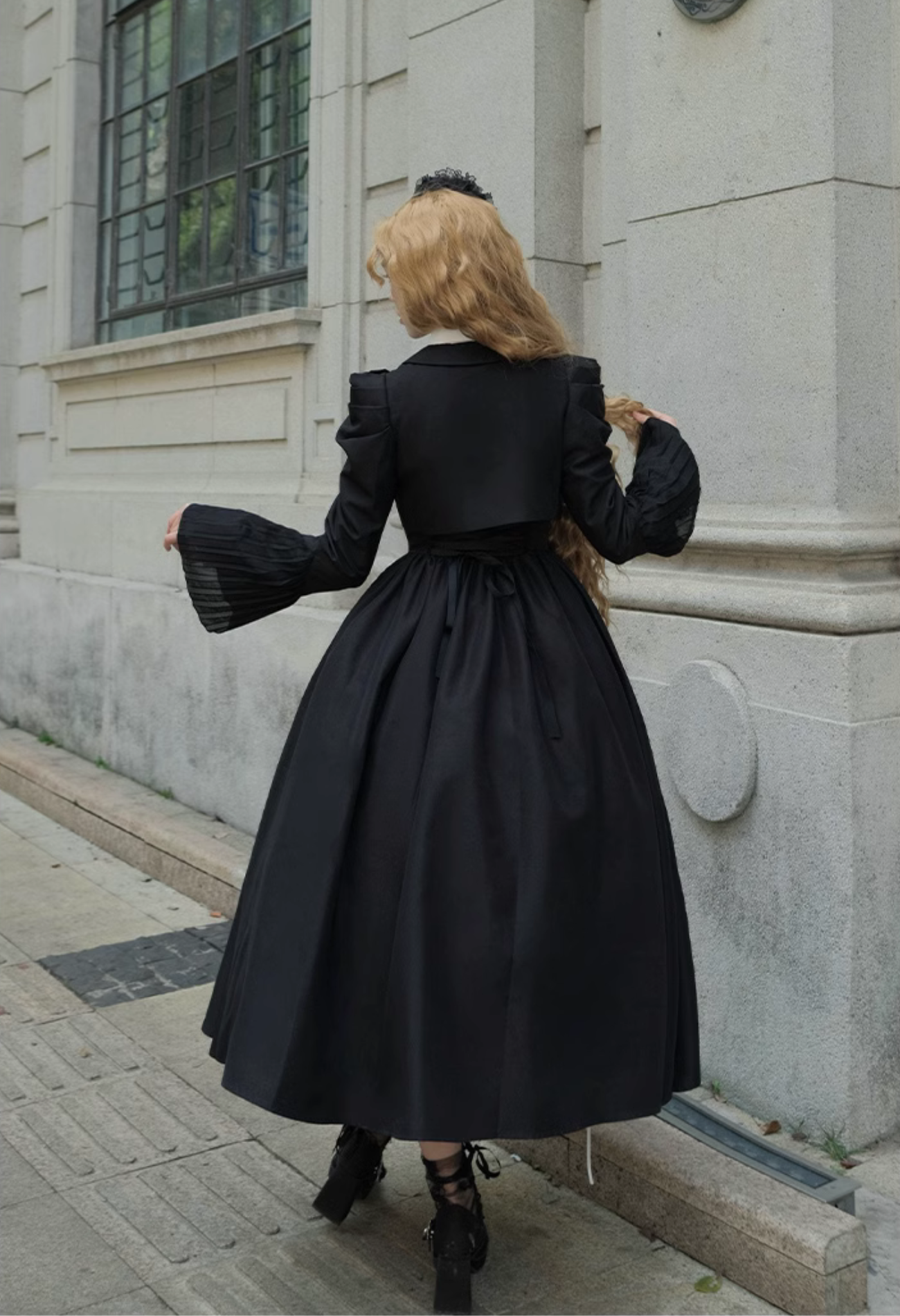 Black rose embroidered collar jumper skirt and jacket, long length