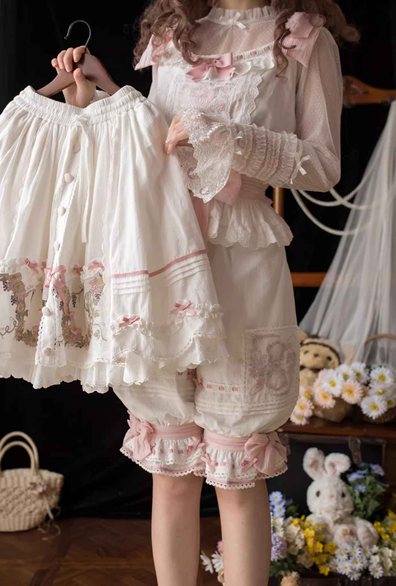 Mysterious Embroidery コットン2wayノースリーブトップス