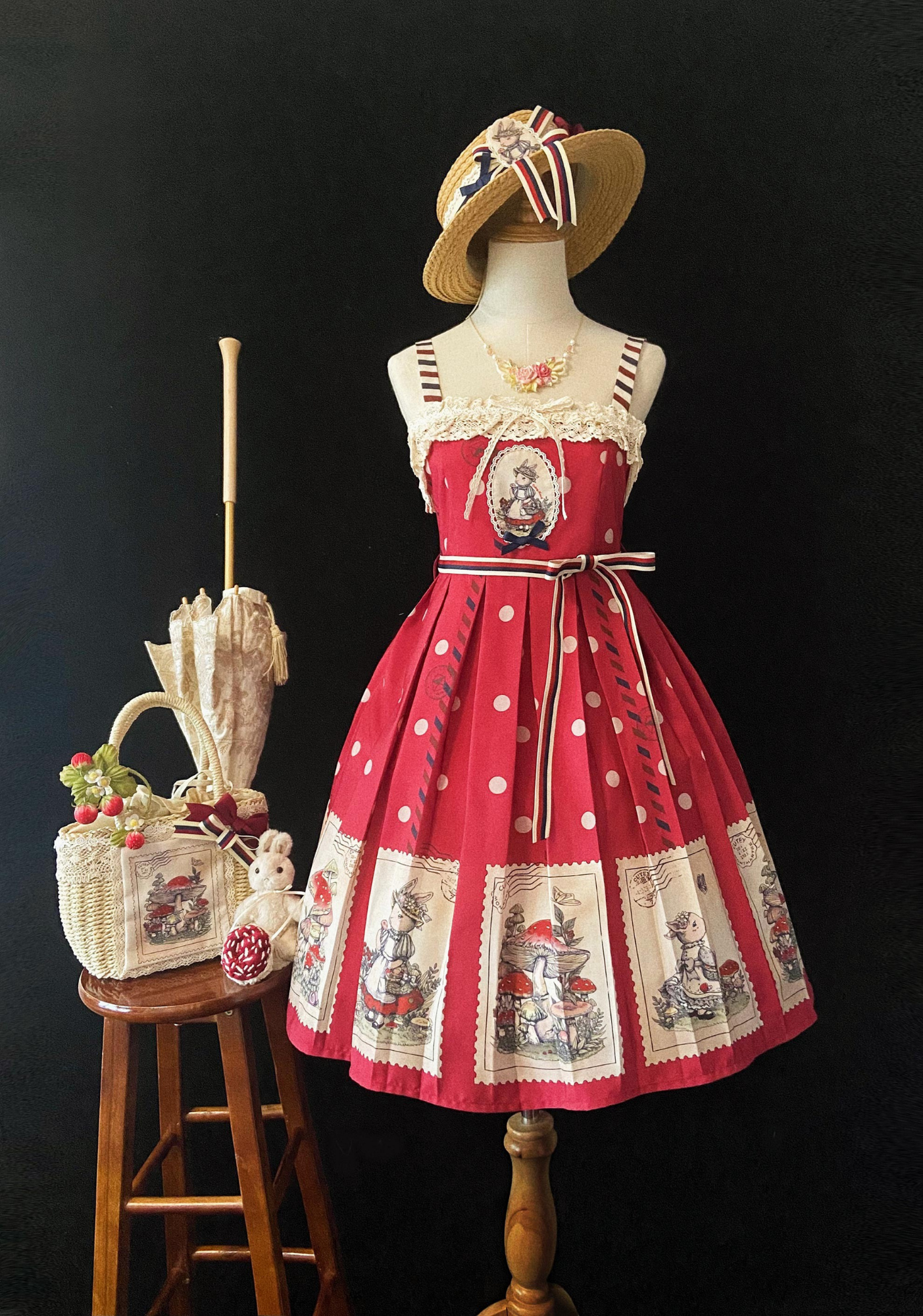 キノコとウサギの切手デザインジャンパースカート