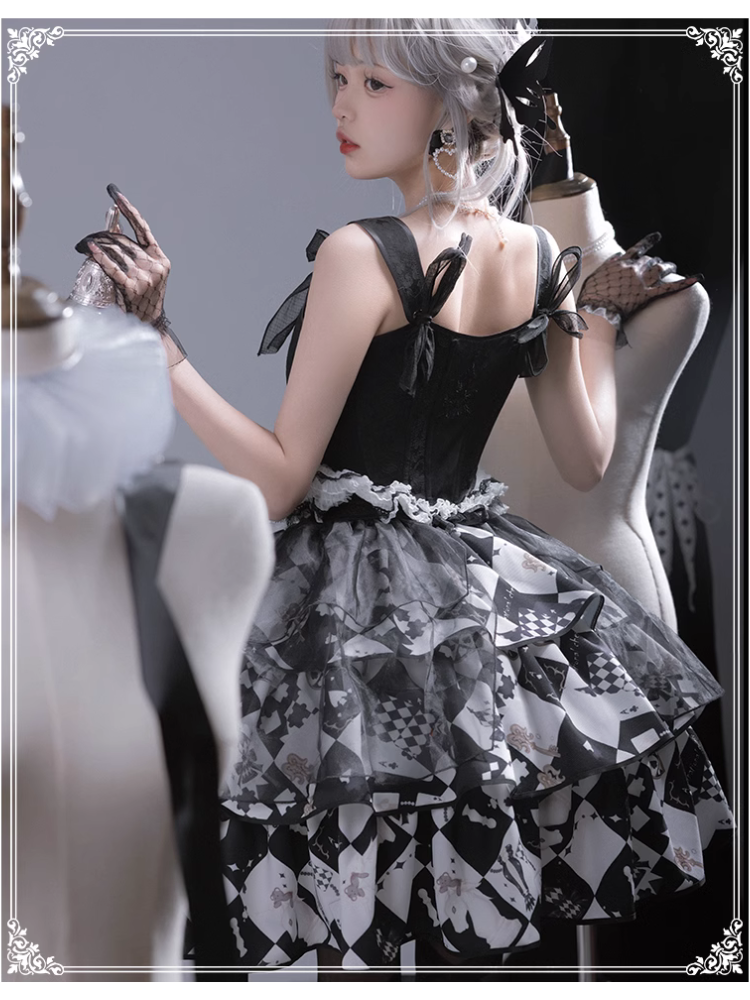 JOKER CARD Setup with block check tulle skirt