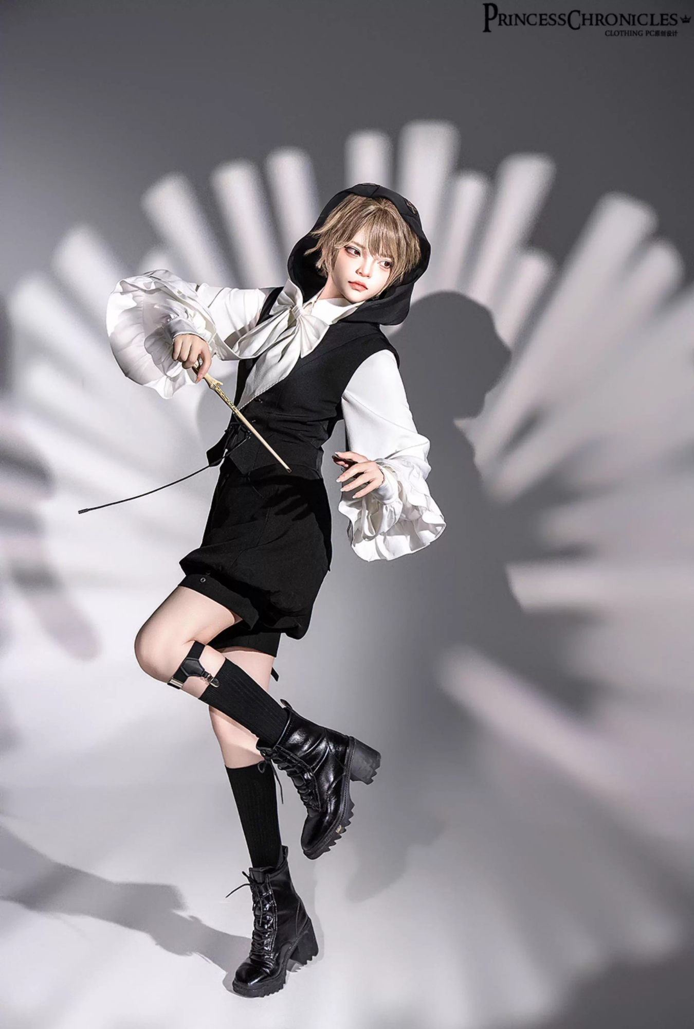 【予約販売】Black Rabbit うさ耳フードベスト・マント・ショートパンツ