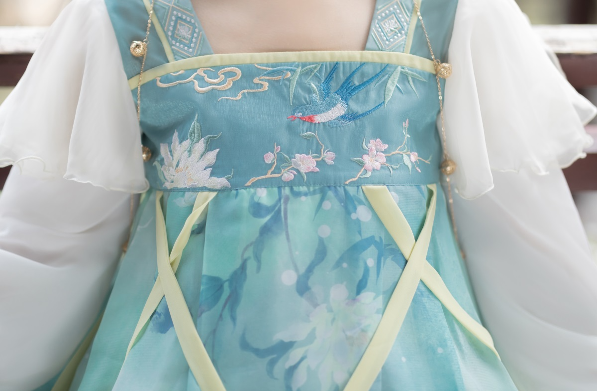花緑青色の刺繍入り華ロリワンピース