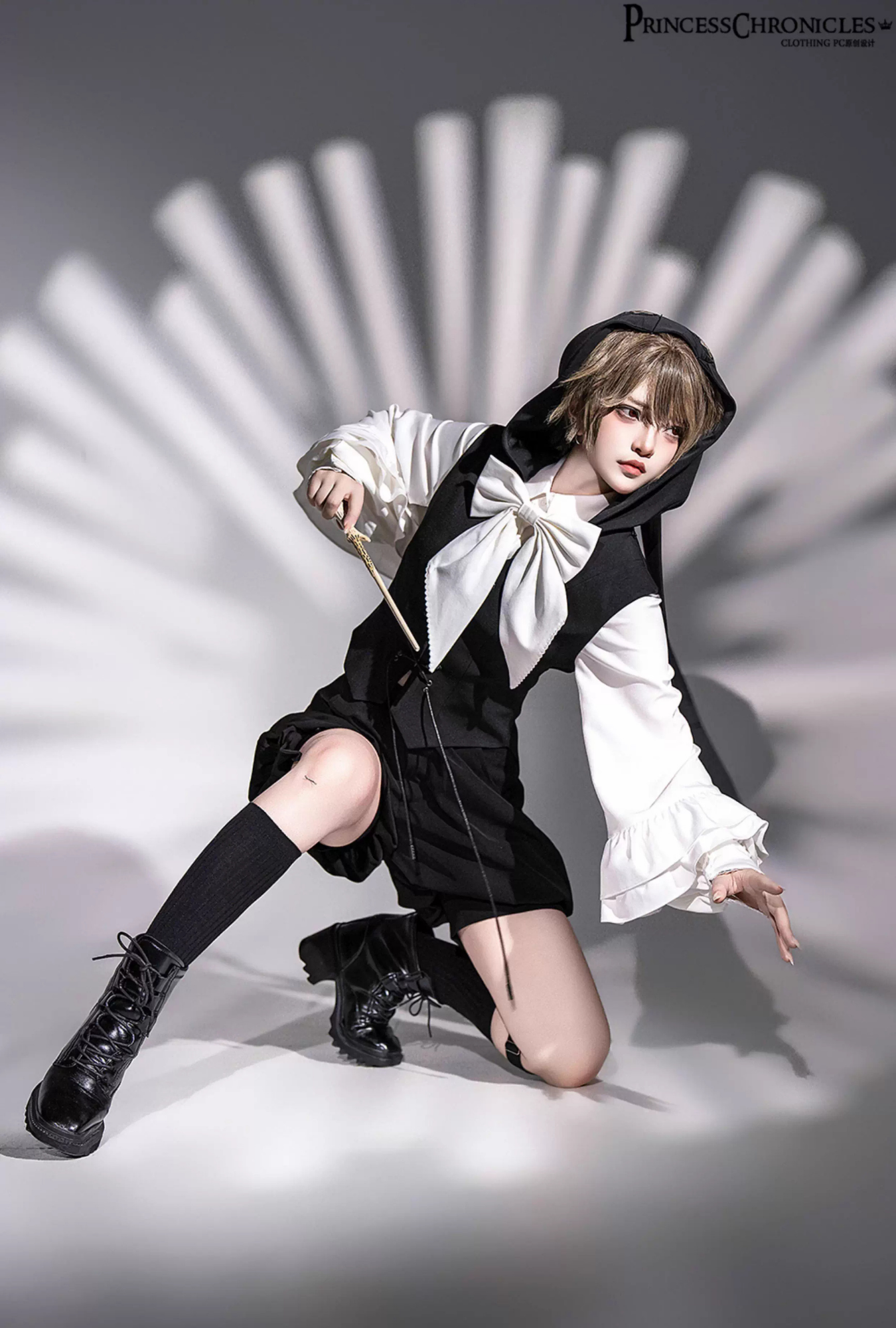 【予約販売】Black Rabbit うさ耳フードベスト・マント・ショートパンツ