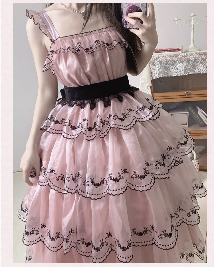 Rose embroidery black pink 4-tier jumper skirt