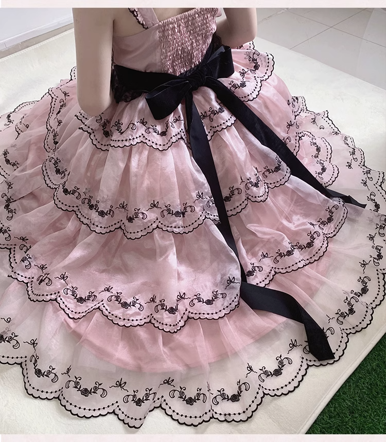 Rose embroidery black pink 4-tier jumper skirt