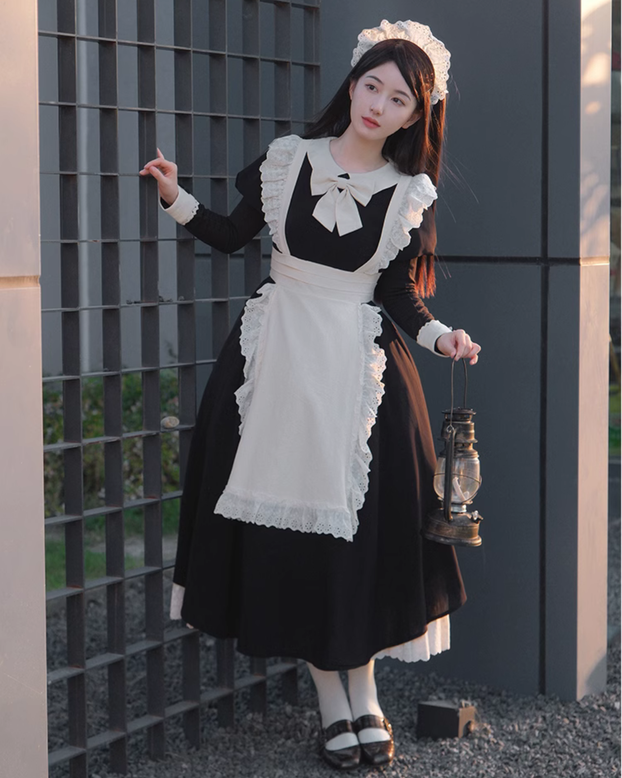 【unaちゃん着用】クラシカルエプロンのメイド風ワンピース ロング丈 アームスリーブ付き