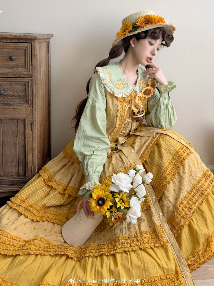 [Pre-order] Gardening Sunflower Embroidered Collar Blouse