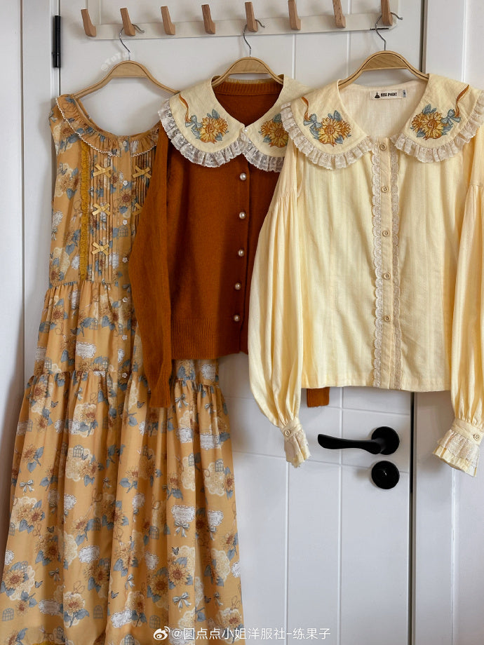 [Pre-order] Gardening Sunflower Embroidered Collar Blouse