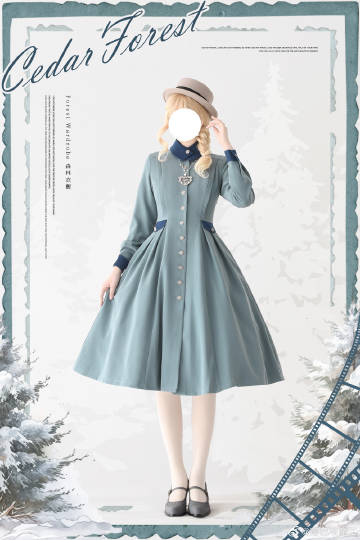 Snow Cedar One-piece coat with classical cape