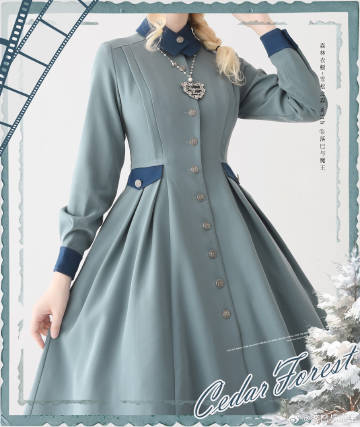 Snow Cedar One-piece coat with classical cape