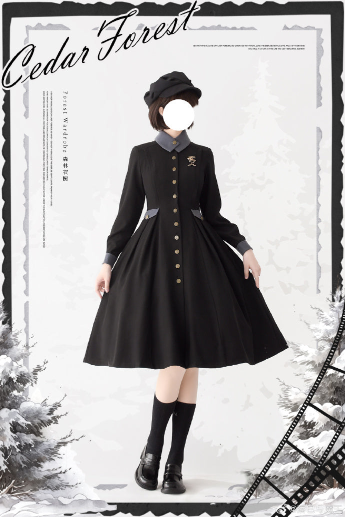 Snow Cedar One-piece coat with classical cape