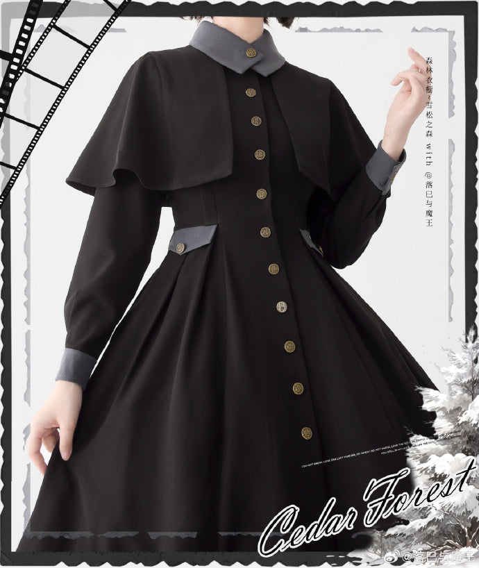 Snow Cedar One-piece coat with classical cape