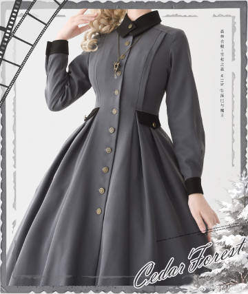Snow Cedar One-piece coat with classical cape