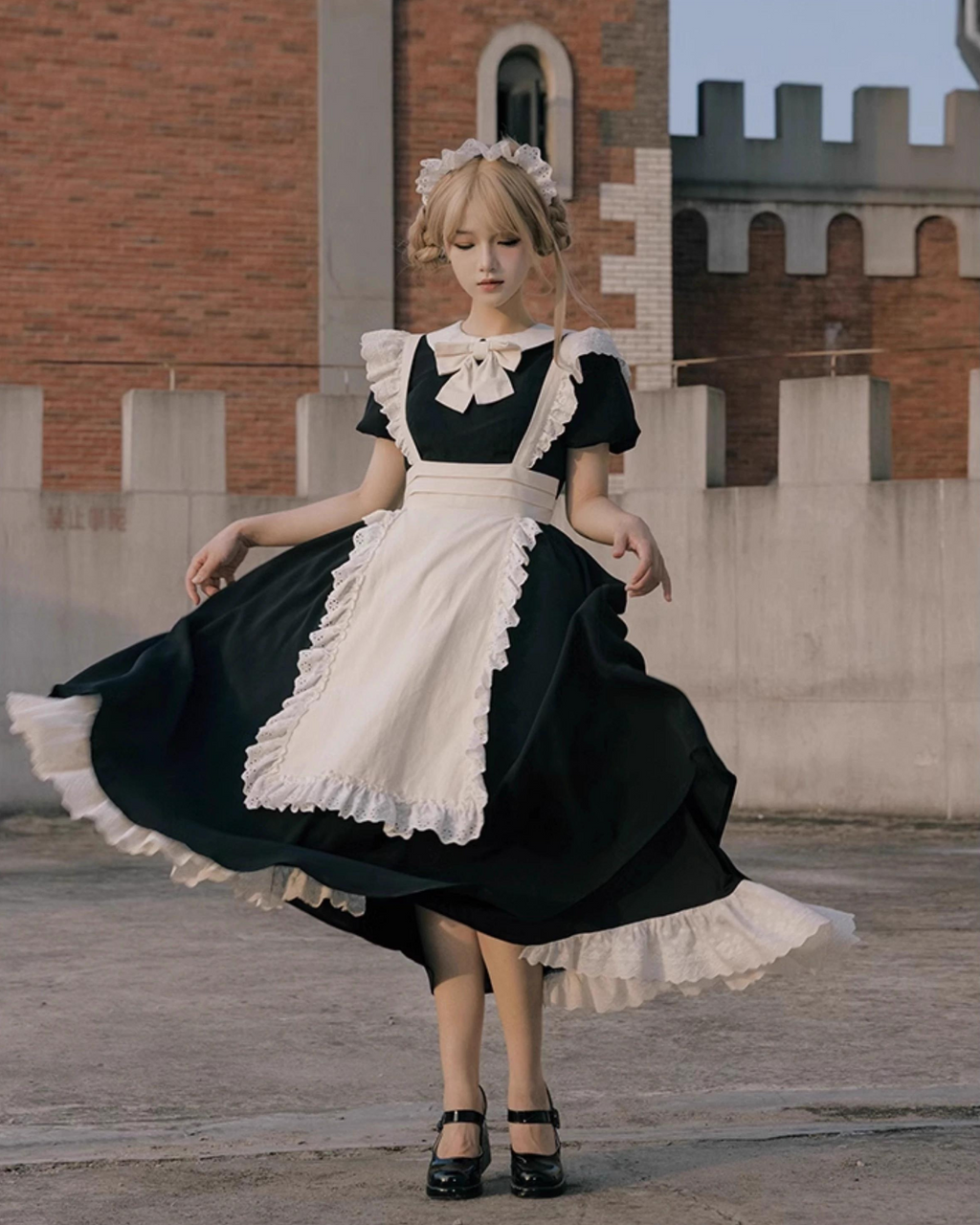 【unaちゃん着用】クラシカルエプロンのメイド風ワンピース ロング丈 アームスリーブ付き
