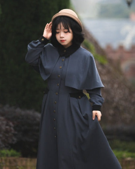 Snow Cedar One-piece coat with classical cape