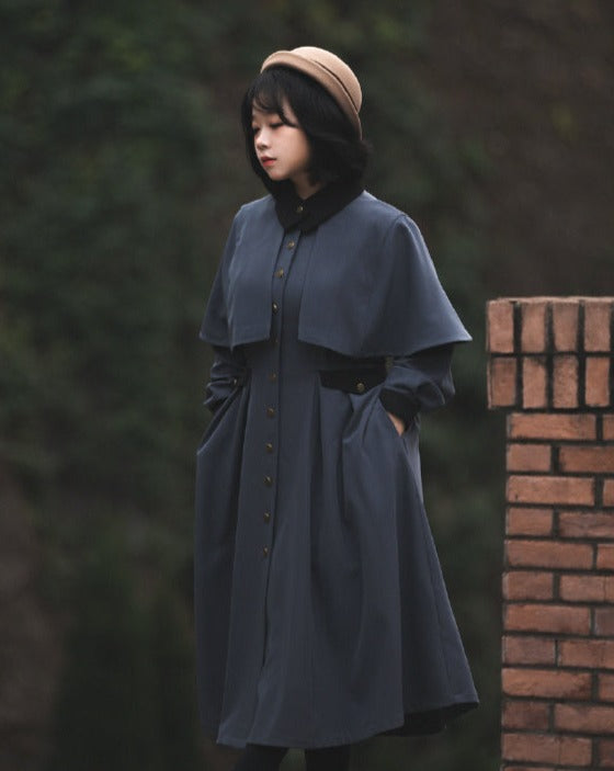 Snow Cedar One-piece coat with classical cape