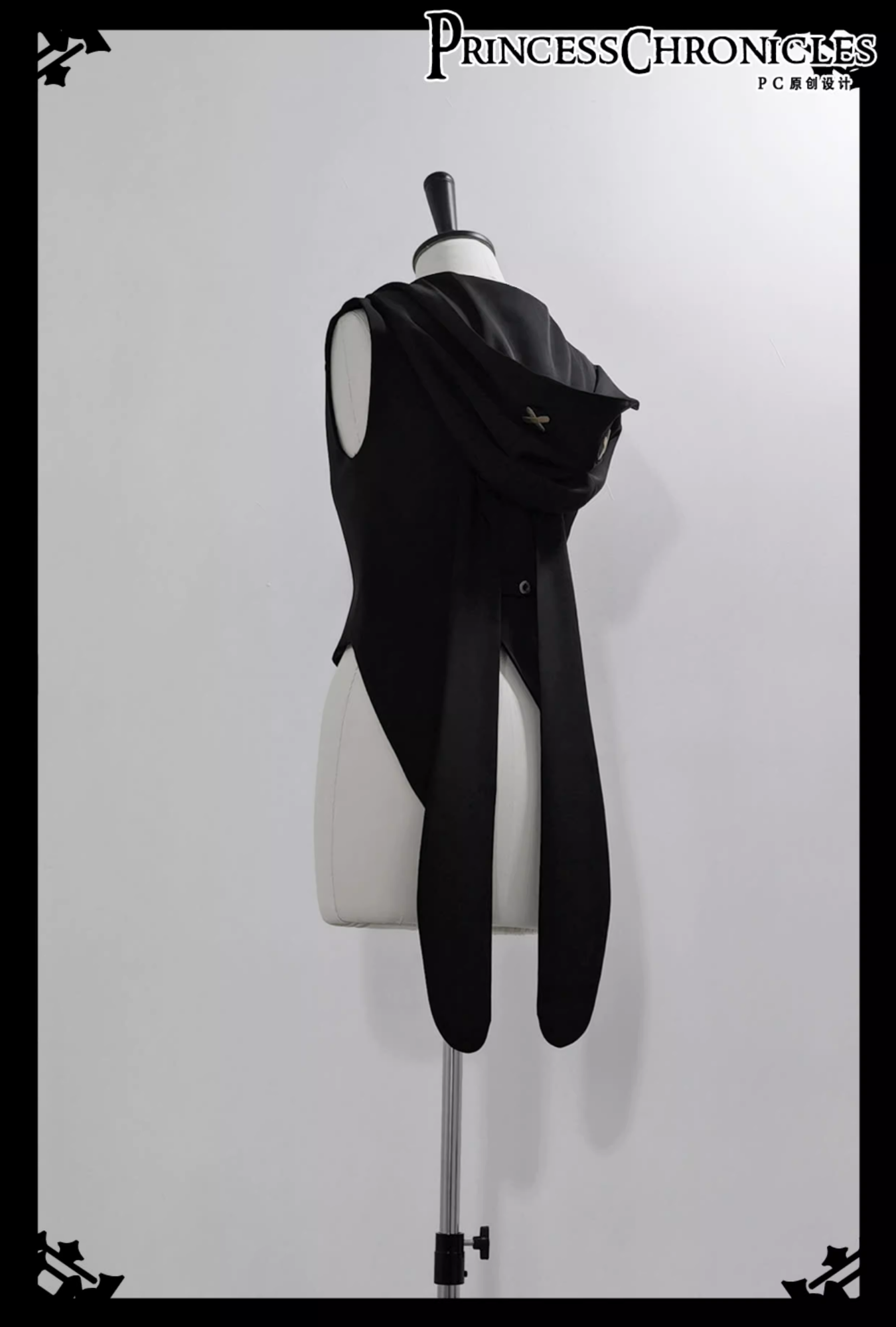 【予約販売】Black Rabbit うさ耳フードベスト・マント・ショートパンツ