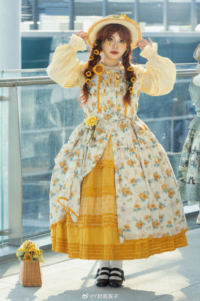 [Pre-orders available until 10/29] Gardening Sunflower Jumper Skirt, Print Type