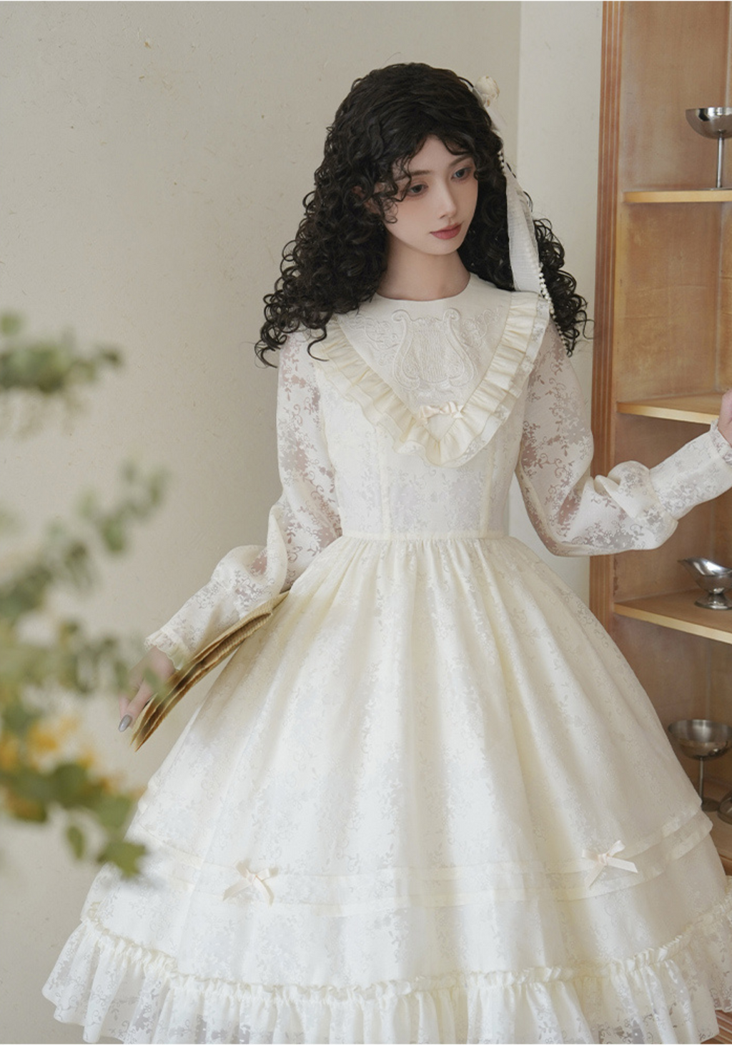Flower Melody ハープ刺繍の長袖ワンピースとボレロ