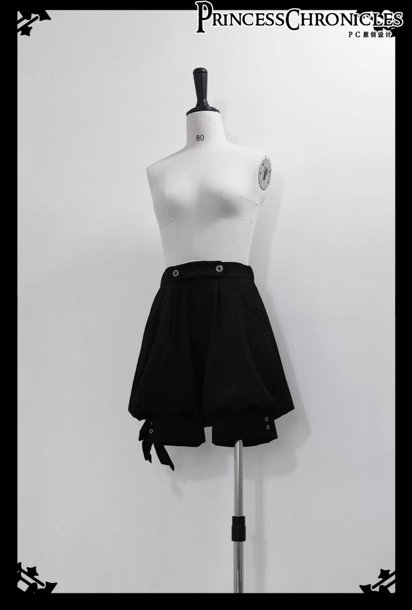 【予約販売】Black Rabbit うさ耳フードベスト・マント・ショートパンツ