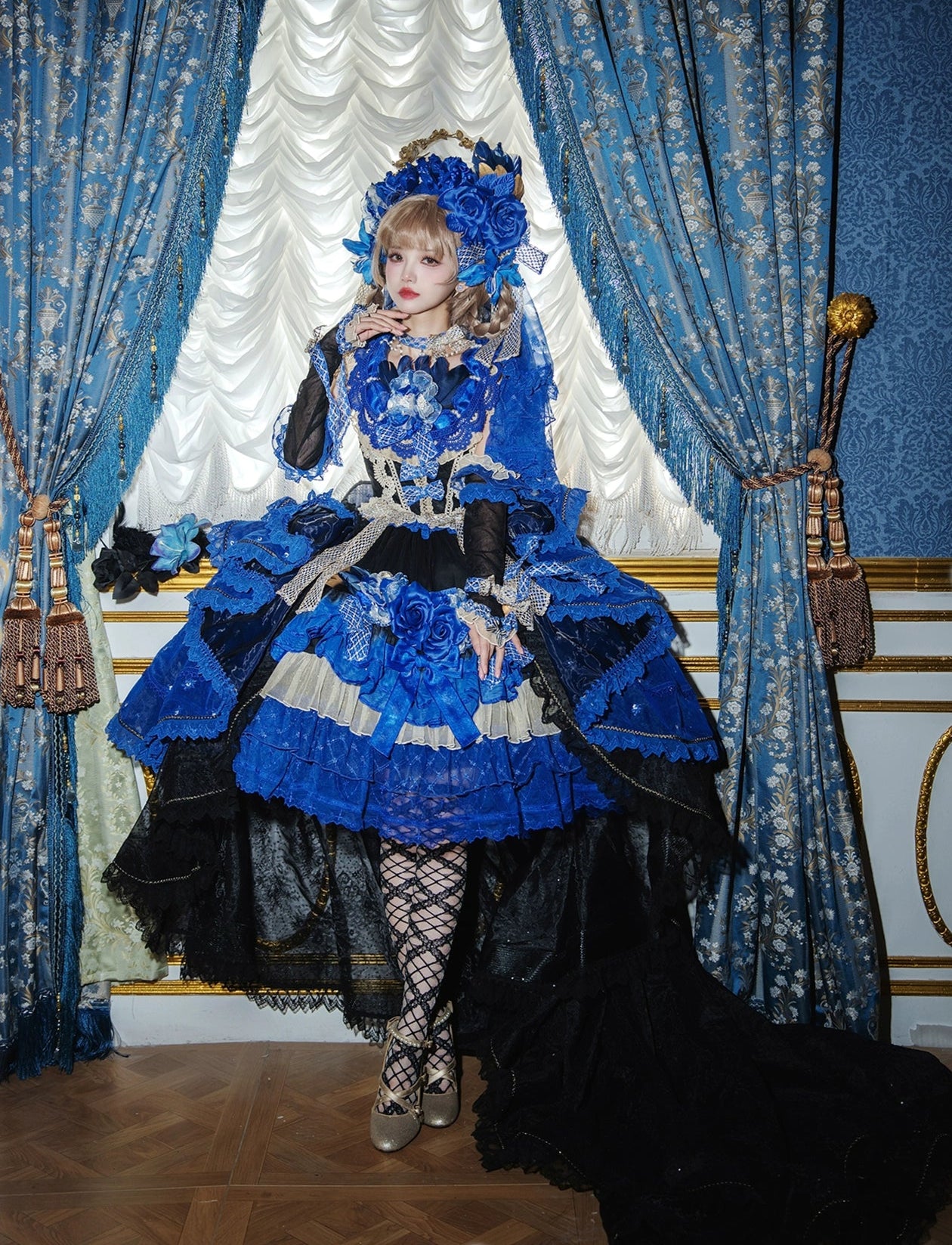 【受注予約8/13まで】Snow Rose Princess トレーン付きドレス・ブルー×ブラック（ゴールド）