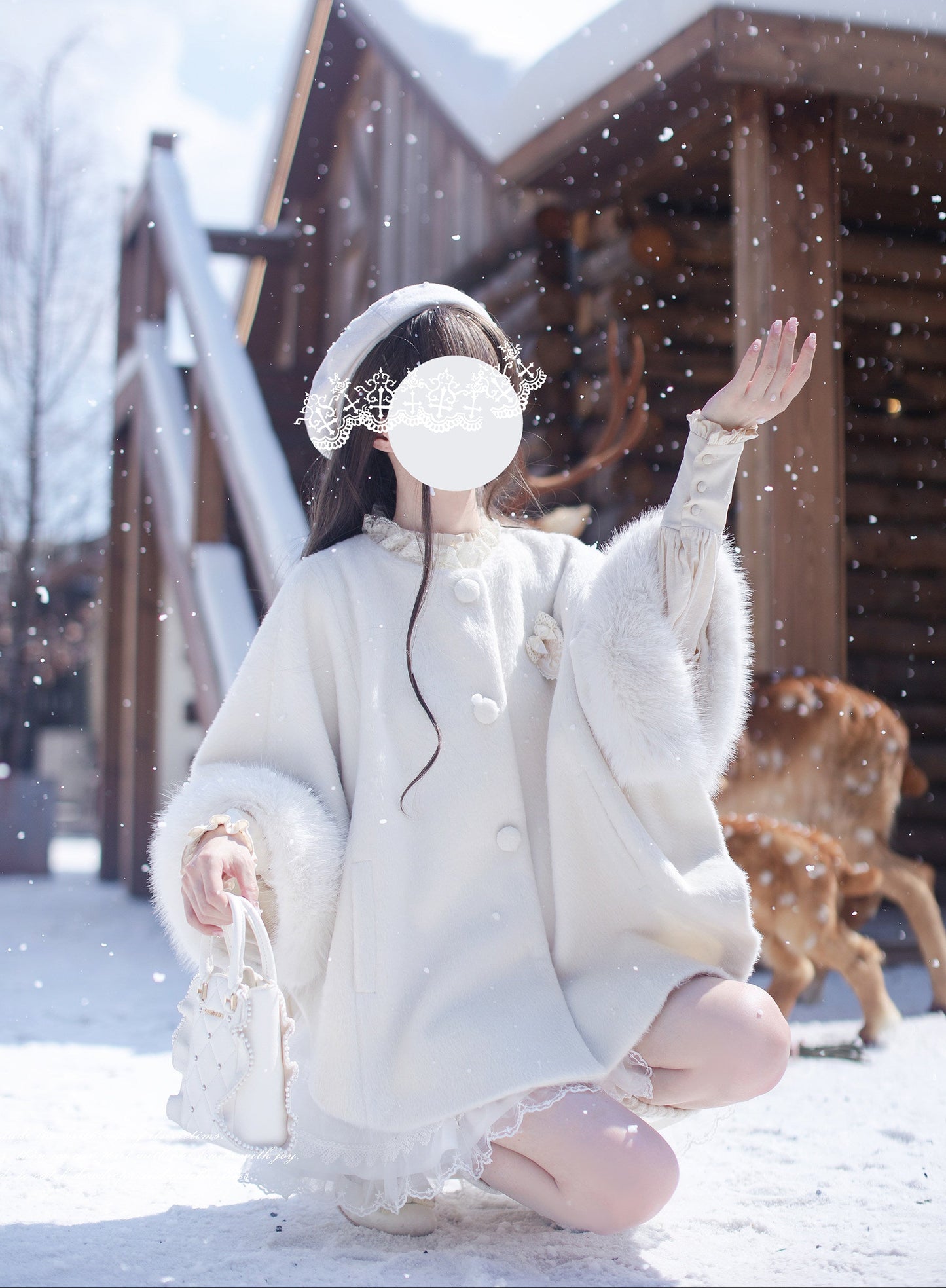 スノーホワイトのファー付きマント