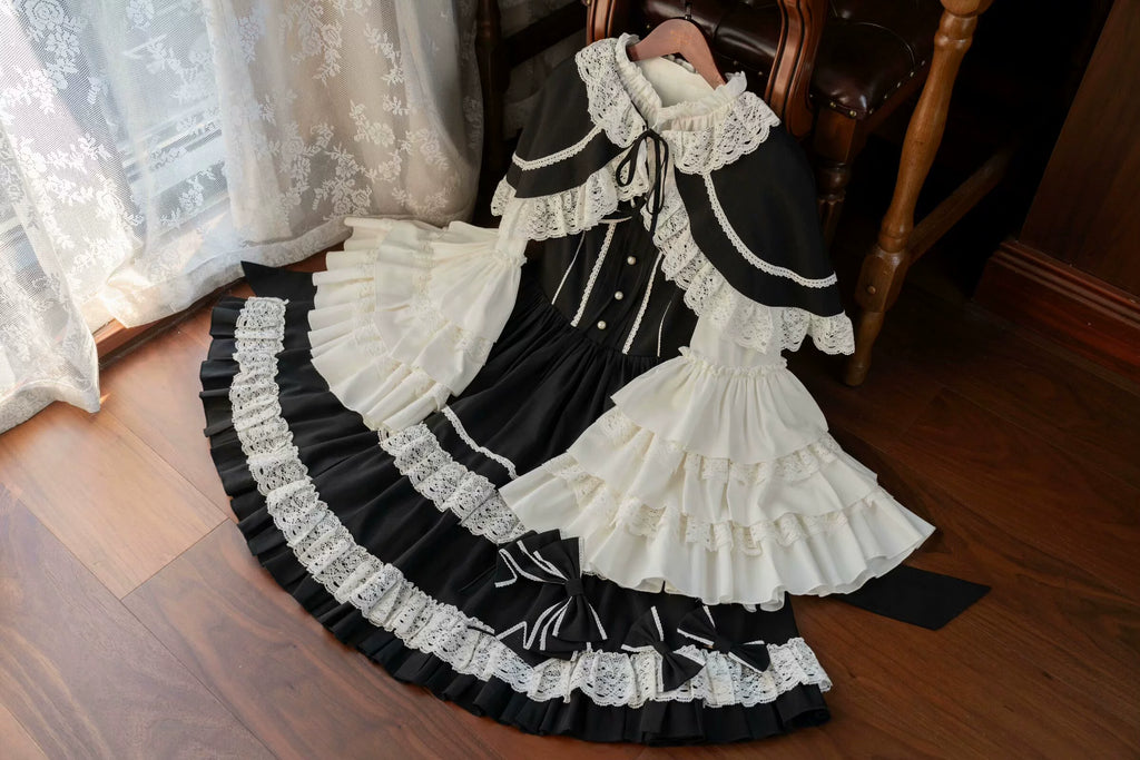 [Pre-orders available until 12/12] Caramel Doll Lace Short Cape