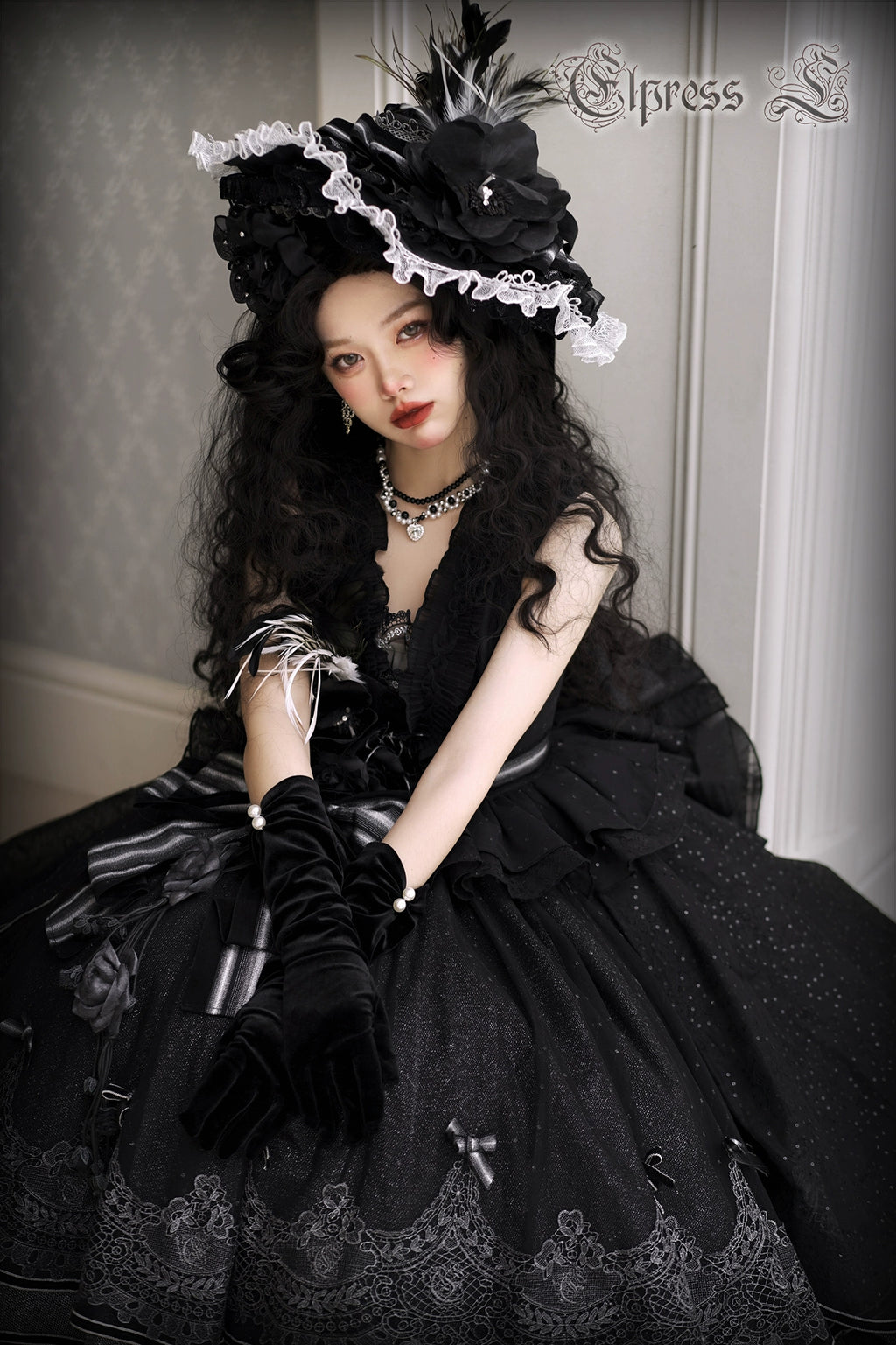 [Only available with simultaneous purchase] Rose Throne hat, arm sleeves and other accessories