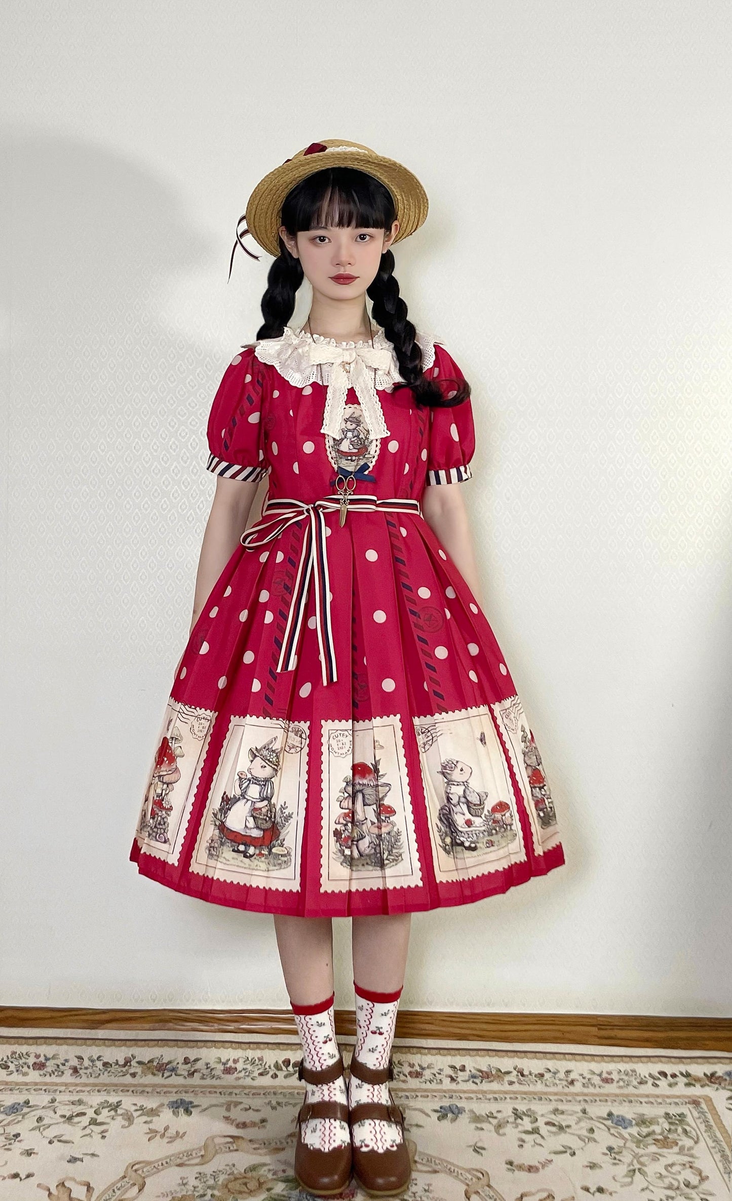 キノコとウサギの切手デザインワンピース