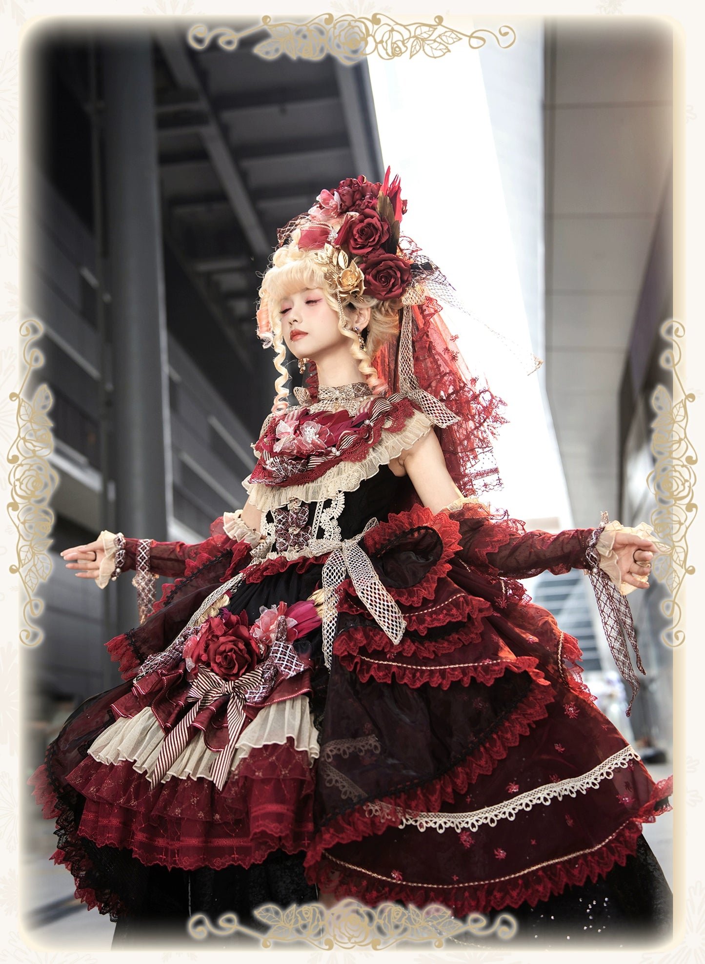 【受注予約8/13まで】Snow Rose Princess トレーン付きドレス・レッド×ブラック（ゴールド）