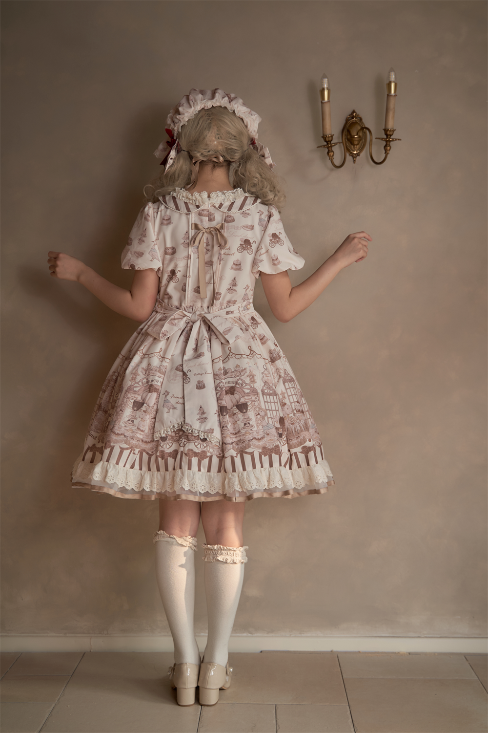 [Pre-orders available until 10/28] Antique Dessert Room Short Sleeve Dress