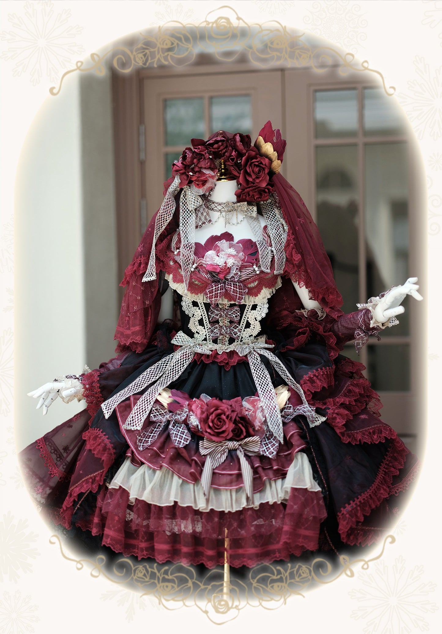 【受注予約8/13まで】Snow Rose Princess トレーン付きドレス・レッド×ブラック（ゴールド）