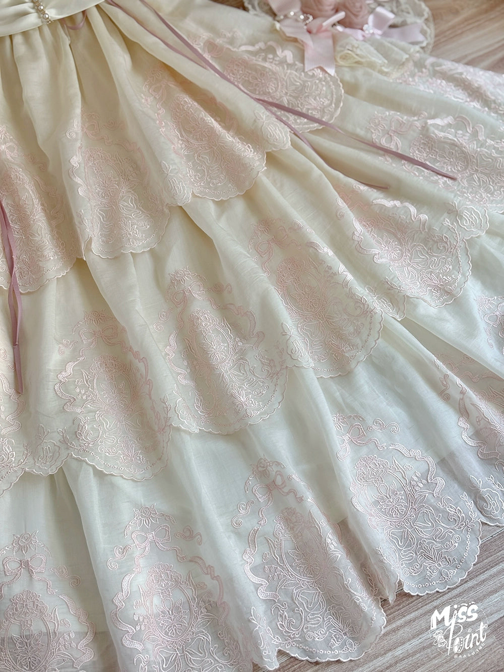 【受注予約9/25まで】Noble Garden 付け袖付き刺繍ワンピース