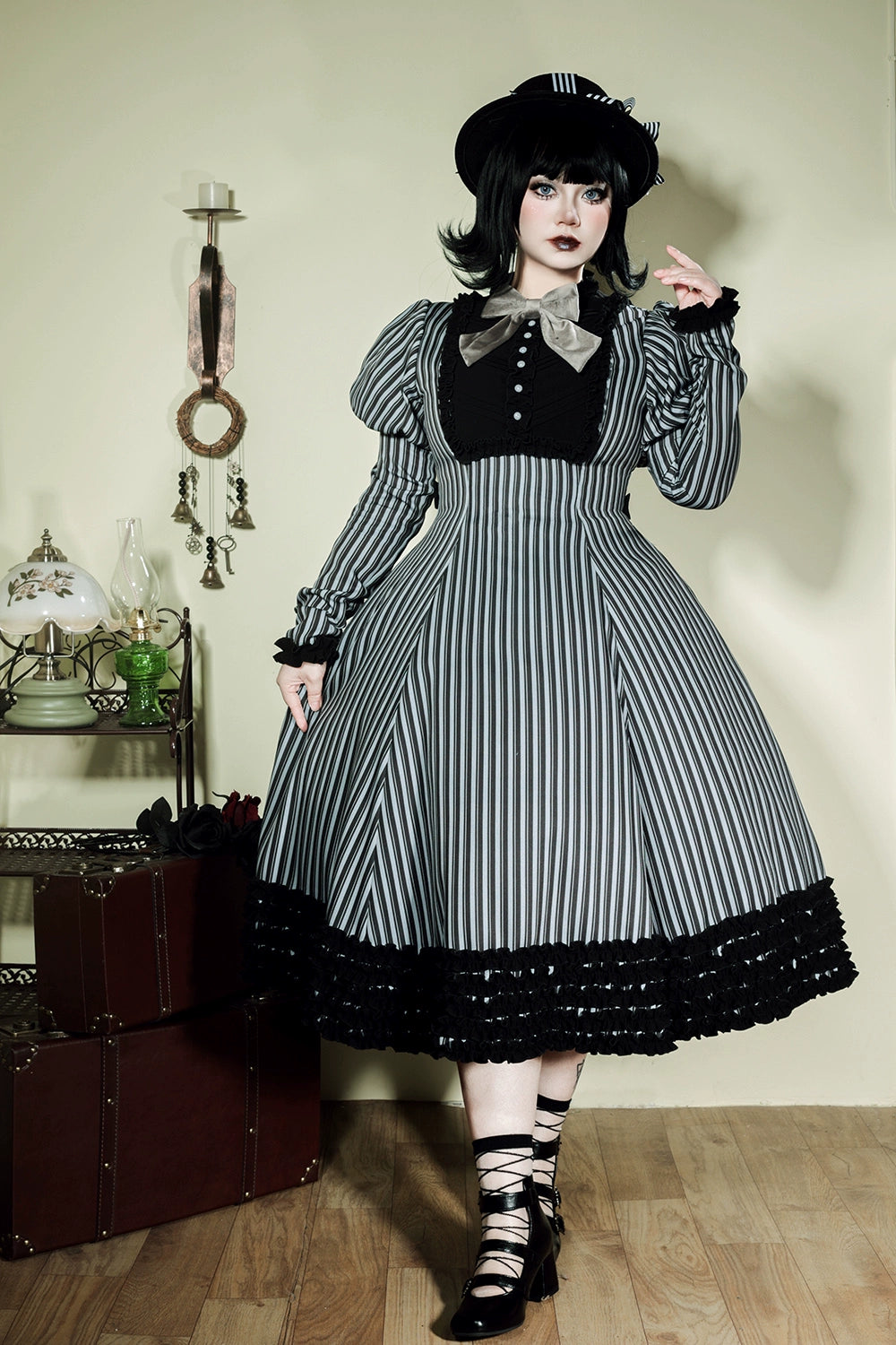 [Pre-orders available until 12/4] Classic Chocolat Stripe Long Dress