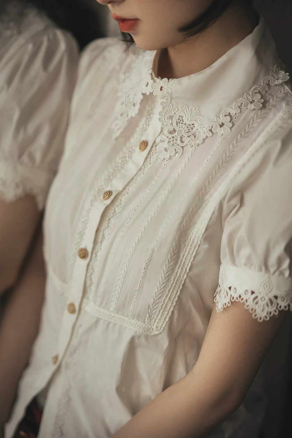 [Pre-order] Secret Key White Lace Short Sleeve Blouse