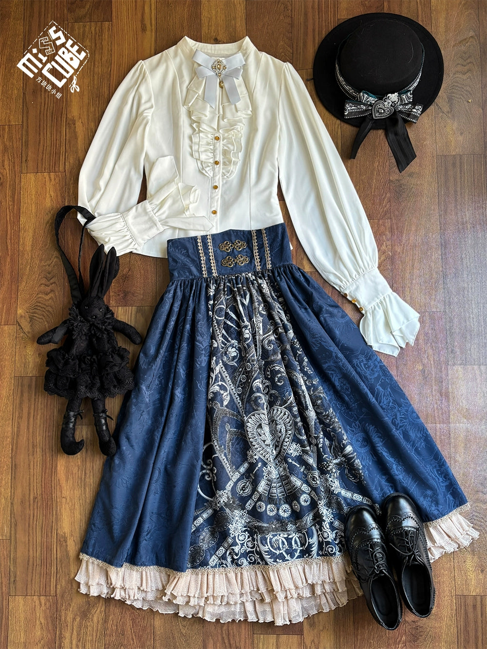 [Pre-orders available until 12/12] Eye of Horus Print Skirt, Corset Type