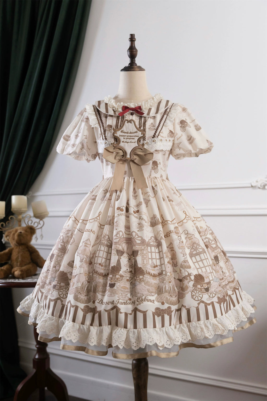 [Pre-orders available until 10/28] Antique Dessert Room Short Sleeve Dress